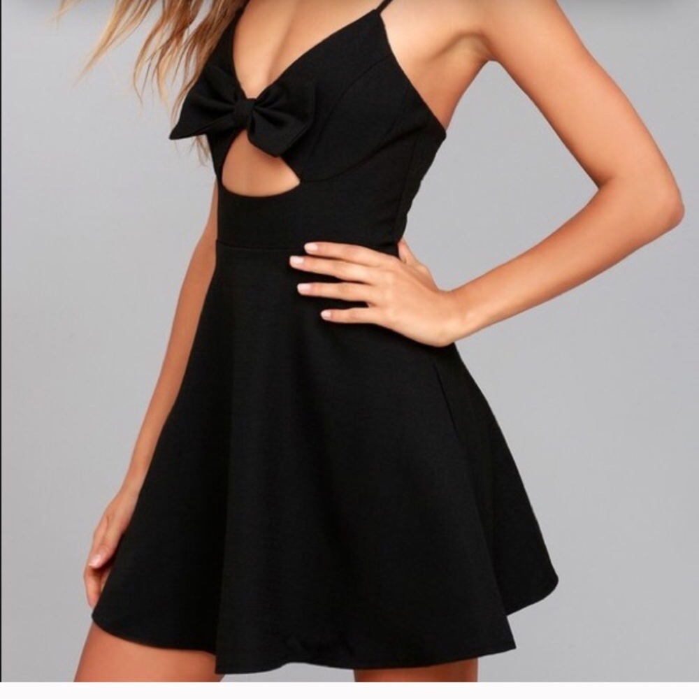 Lulu’s Black bow dress.